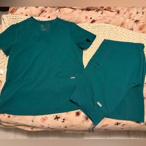 Figs Hunter Green Scrubs set